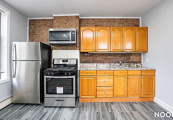 2nd image of 469 Vandervoort Ave #3