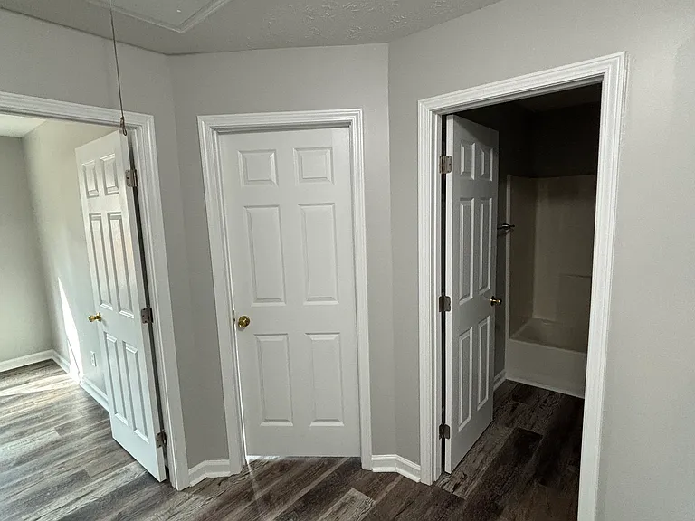 1142 Lavista Dr — Photo 9