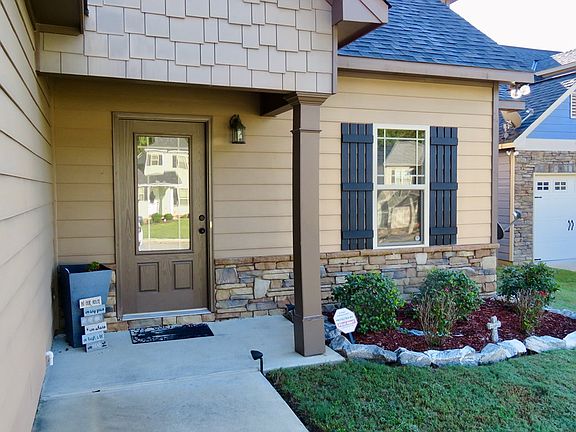 2nd image of 31 Hickory Heights Dr