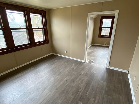 4th image of 3770 E Holmes Ave #A