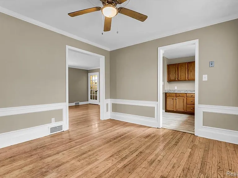 3463 Santa Maria Ave — Photo 9