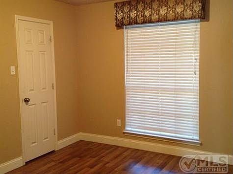 5th image of 7932 Hunters Glen Dr
