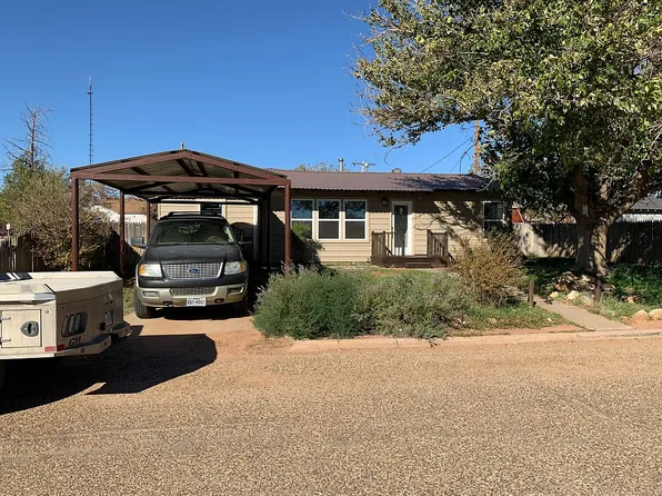 906 14th St, Seagraves, TX 79359