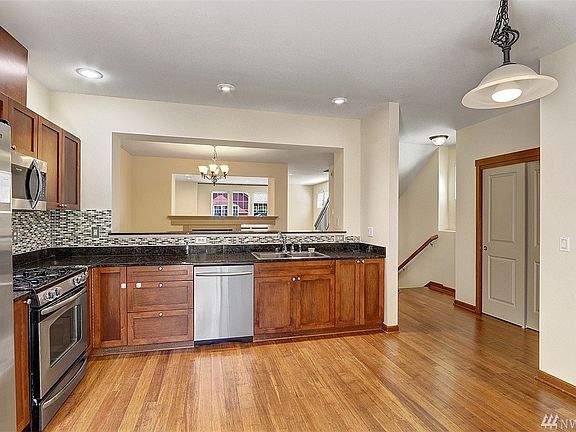 3rd image of 13227 101st Ln NE