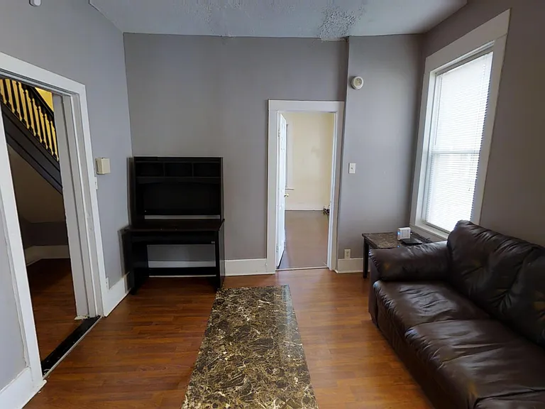 1414 E Genesee St — Photo 3