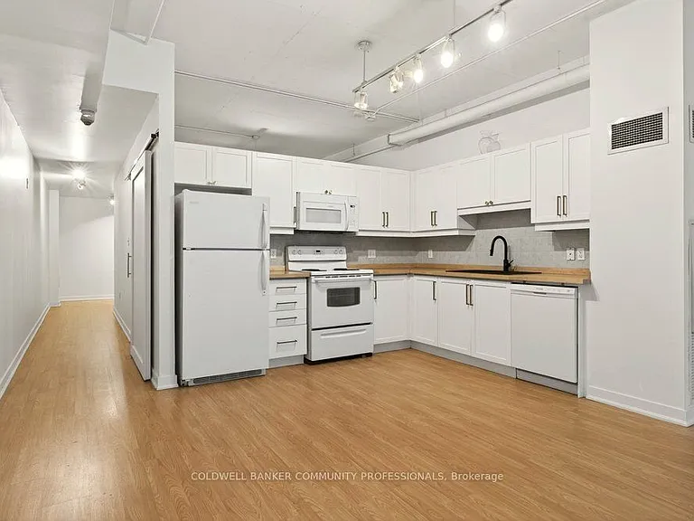 120 Jackson St W — Photo 11