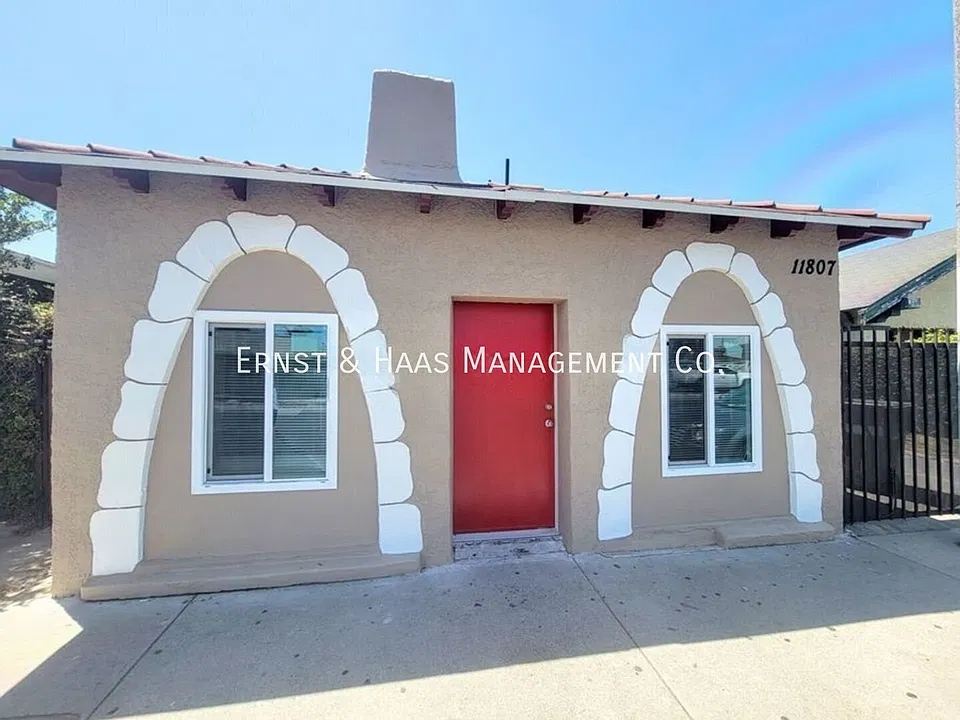 11807 Long Beach Blvd