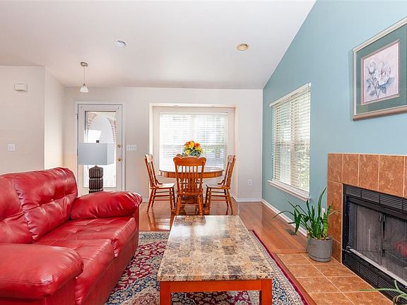 3rd image of 6040 Colony Park Dr