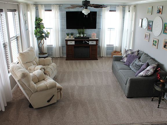 5th image of 1016 W Davinci Dr