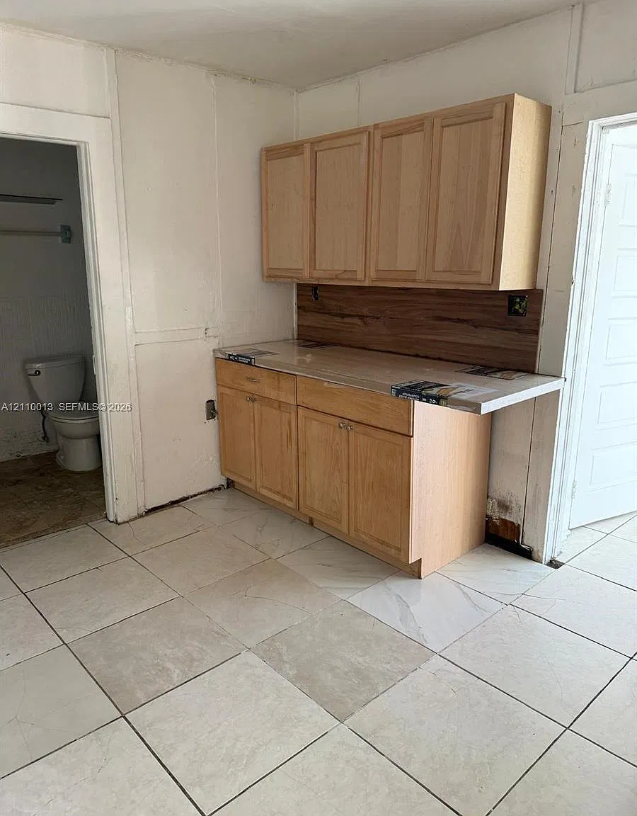 1 bed, 1.0 bath, $1,600 — Photo 2