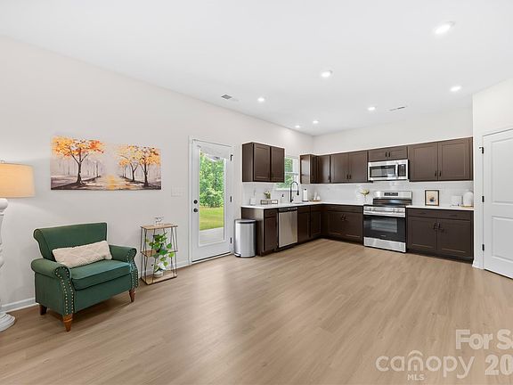 3rd image of 6230 Gala Ln
