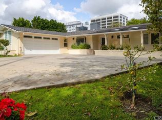 16225 Dickens St, Encino, CA 91436