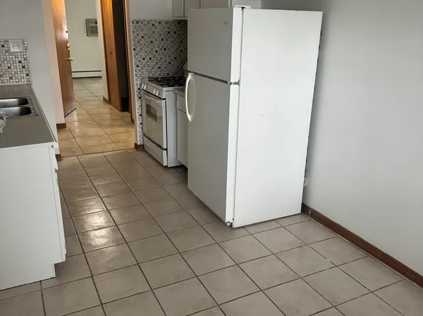 4631 Vernon Ave APT 2, Brookfield, IL 60513