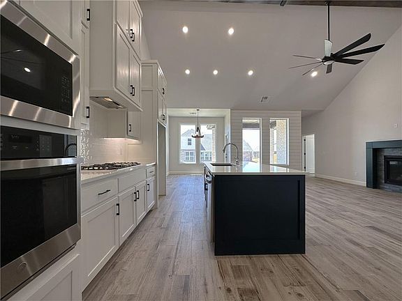 5th image of 15305 Jasper Ln
