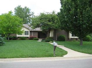 406 Williamsburg Ct, Andover, KS 67002