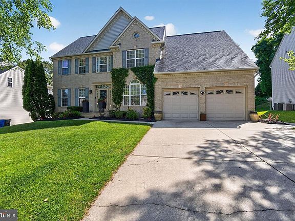 2nd image of 8023 River Park Rd
