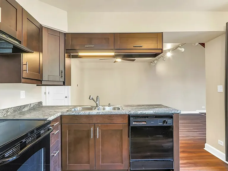 719 Wakefield Rd — Photo 7