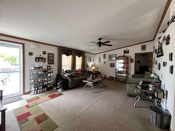 5th image of 688 Helming St