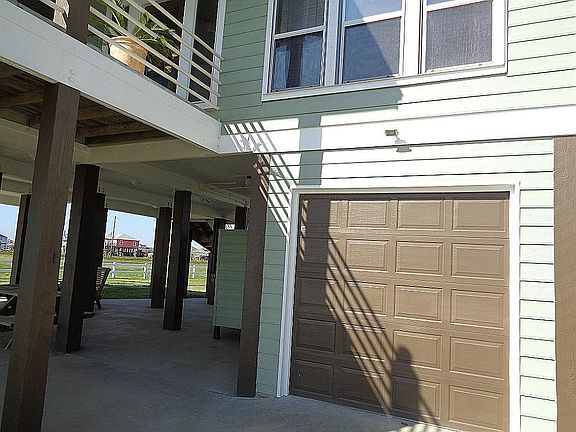 2nd image of 831 Gulf Cedar Dr