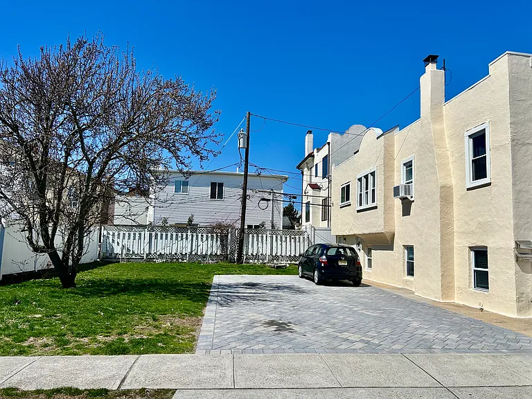 105 Mitchell Ave #UPPER — Photo 5