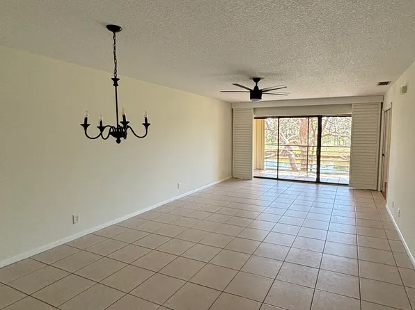 2916 SW 22nd Cir Unit 20D2, Delray Beach, FL 33445