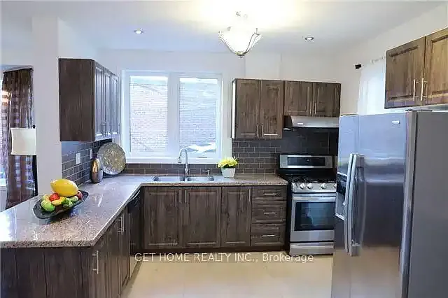 339 Coxwell Ave #1 — Photo 9