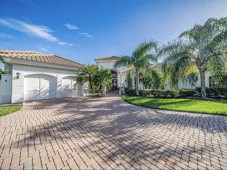 Palm trees and nice weather is waiting for you.
