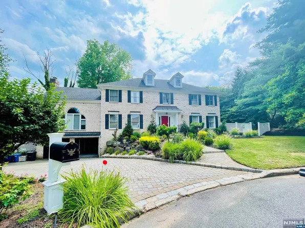 12 Littlefield Ct, Haworth, NJ 07641
