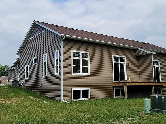 4th image of 301 Edenview Ln