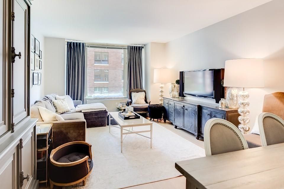 1st image of 9 Dutch St #7H