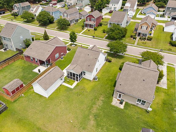 3rd image of 213 Killarney Trl