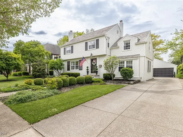 1020 Parkside Dr, Lakewood, OH 44107