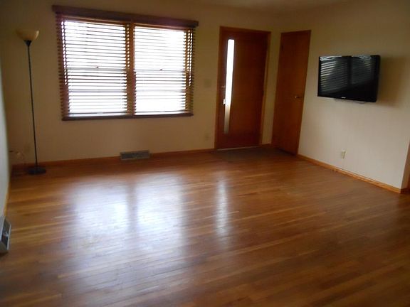 2nd image of 1816 Avenue E