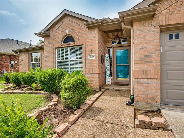 1st image of 1608 Meadowview Dr
