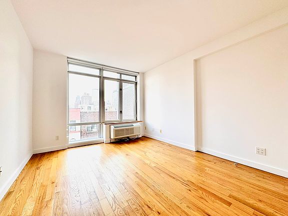 2nd image of 196 Stanton St #9A