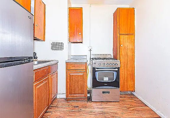 5th image of 265 Clarkson Ave #5