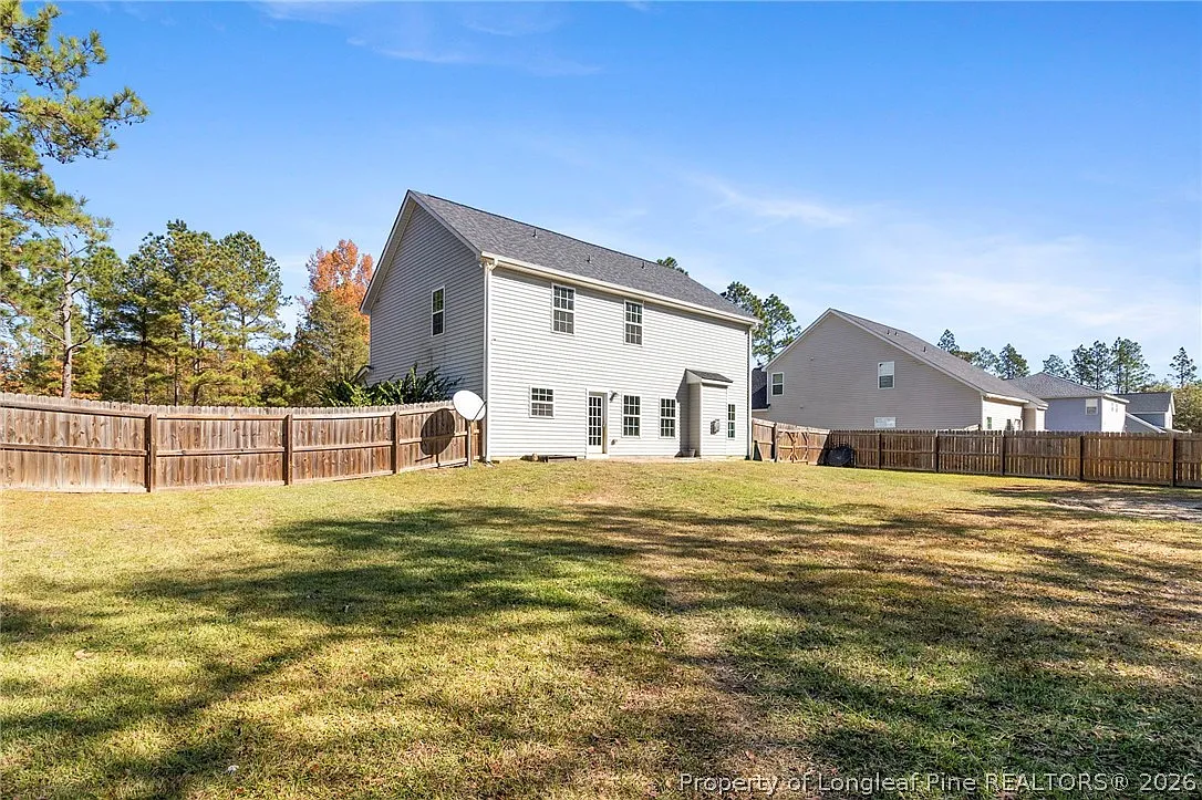 4 bed, 2.5 bath, 2309 sqft, $2,200 — Photo 4