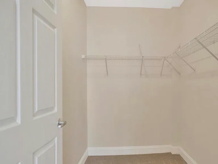 601 7th St #401 — Photo 17