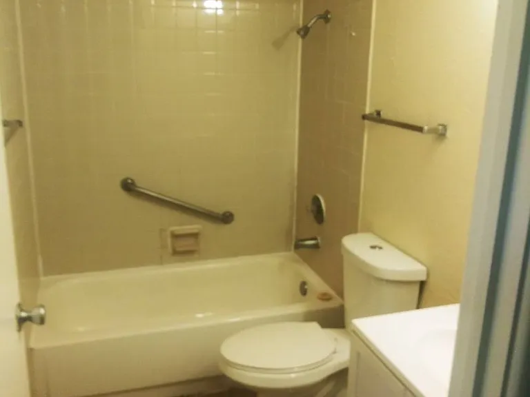Abbott Acres Apartments — Photo 8