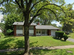 17713 Dogwood Ln, Calumet City, IL 60429