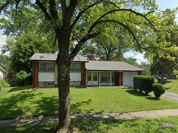 17713 Dogwood Ln, Calumet City, IL 60429