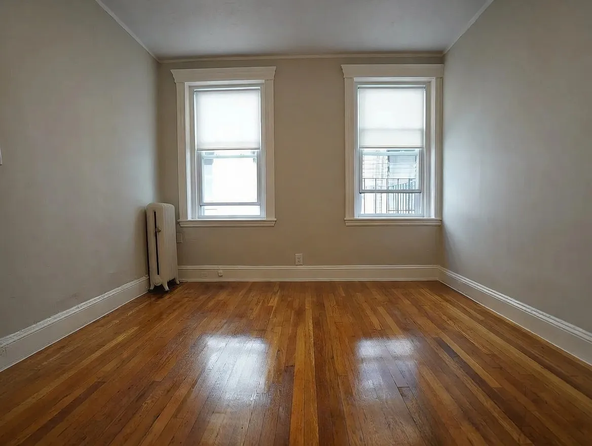 368 Riverway Apartments — Photo 2