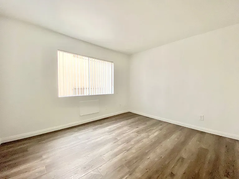 Electro Apartments - WSP 833 Berendo LLC — Photo 27