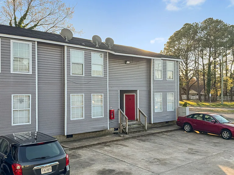 1100 Wilson Rd — Photo 16
