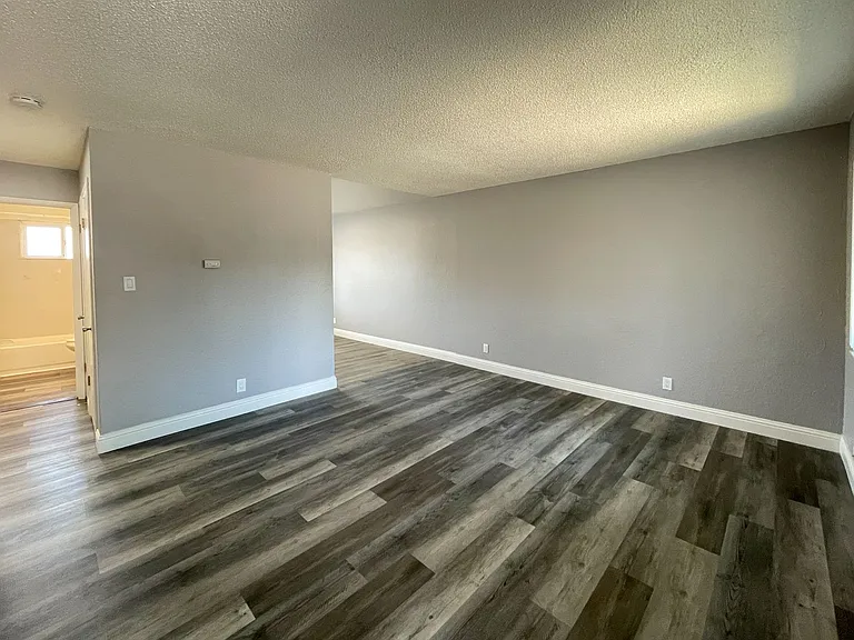 Oak Ridge Apartments — Photo 8