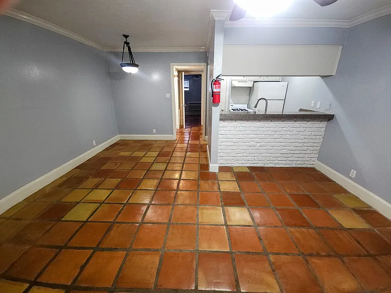 4414 Yupon St #5 — Photo 3