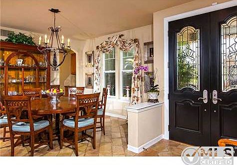 5th image of 423 Sandalwood Ct