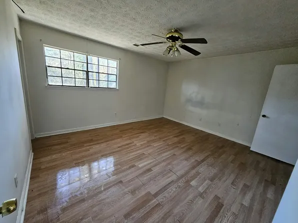 300 Martin Dr, Jonesboro, GA 30238