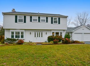 4123 Meadow Hill Ln, Fairfax, VA 22033