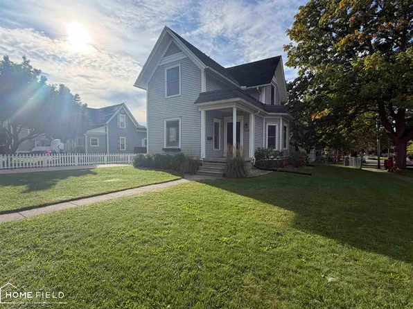 704 E Oliver St, Owosso, MI 48867